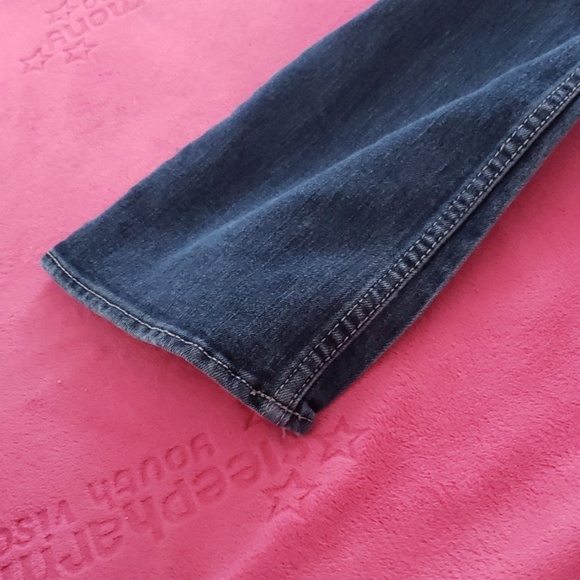 Levi Jeans - Picture 2 of 6